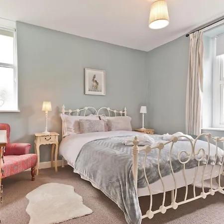 Vine Tree * Coniston